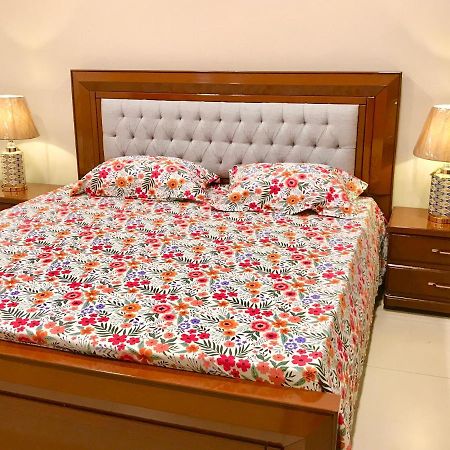 Atrium High Suite 2Bed Family Apartment Near Giga Mall Islamabad Extérieur photo